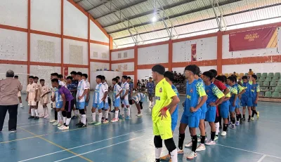 La Tinro Buka Turnamen Futsal HALAL Cup I di Enrekang