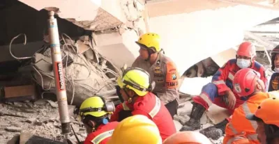Evakuasi Korban Ambruknya Musala Ponpes Al-Khoziny Terus Berlanjut