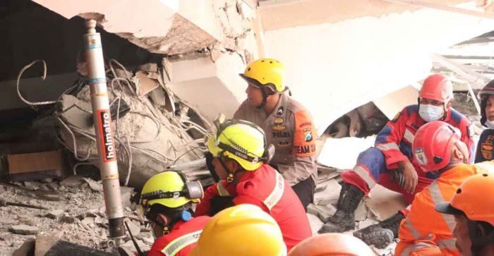 Evakuasi Korban Ambruknya Musala Ponpes Al-Khoziny Terus Berlanjut