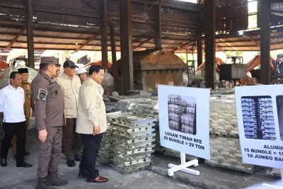 Prabowo Saksikan Penyitaan 6 Smelter Ilegal di Babel yang Rugikan Negara Rp 300 T: Kita Tak Pandang Bulu Tegakkan Hukum!