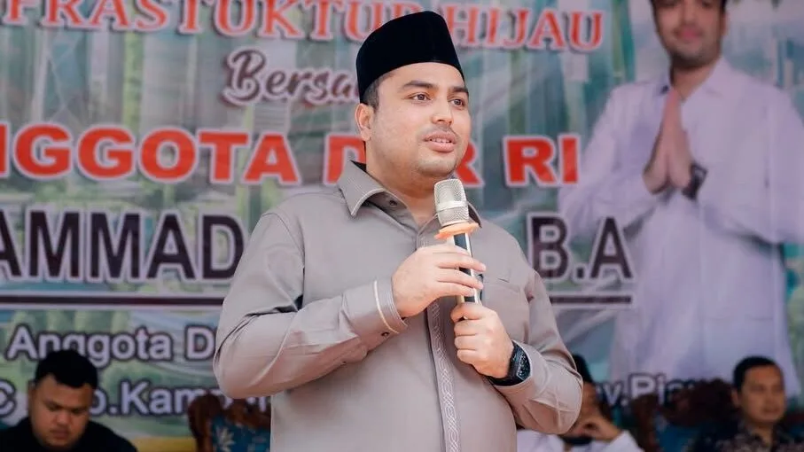Rohid Salurkan Bantuan Perumahan untuk Warga Kuantan Singingi