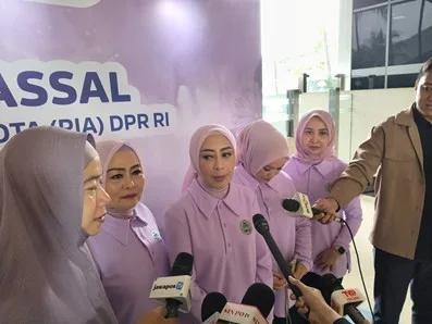 PIA DPR RI Gelar Sunatan Massal untuk 100 Anak di HUT Ke-80 DPR