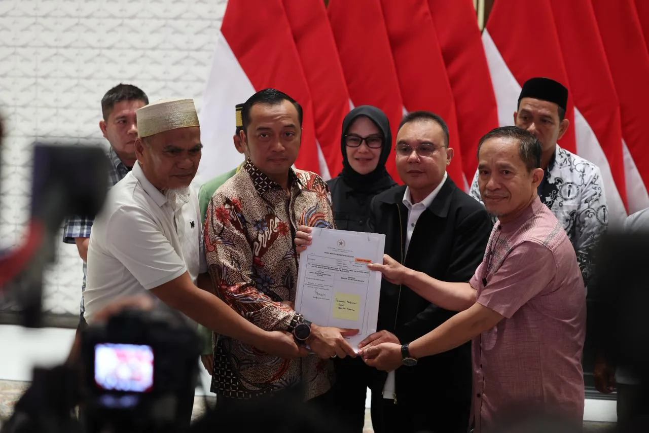 Presiden Prabowo Beri Rehabilitasi Dua Guru Luwu Utara