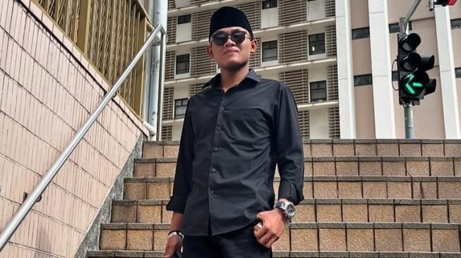 Gus Elham Yahya Minta Maaf atas Video Viral Cium Anak Kecil