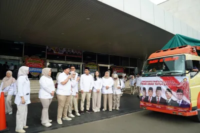 Gerindra Peringati HUT ke-18 dengan Penyaluran Bantuan Sosial dan Bibit Pohon