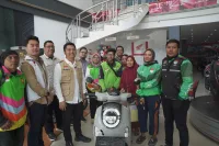 Kisah Haru Driver Ojol Tunarungu di Medan, Motor Hilang Usai Kecelakaan Diganti Anggota DPR RI Ade Jona Prasetyo